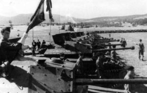 Le 20 juillet 1945 Le 1er peloton a arrêté le convoi au niveau de l'auberge 'Le Refuge'. Cette dernière a été incendiée par les Nazis - Photo 2