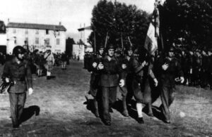 Aout 1944 - Romans sur Isère - La garde de l'étendard