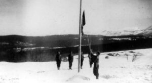 Mars 1944 - Vercors - Plateau de Beure - Devant le chalet Bellier