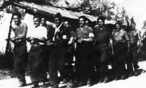 Début juillet 1944 - Les Baraques en Vercors - Préparation du défilé du 14 juillet à Saint Martin en Vercors