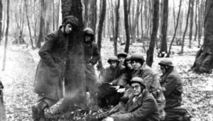 4 janvier 1945 - Alsace - Bois de La Lutter - Un groupe du 1er peloton - Photo 1