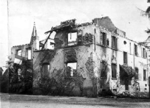 La mairie d'Obenheim après les combats